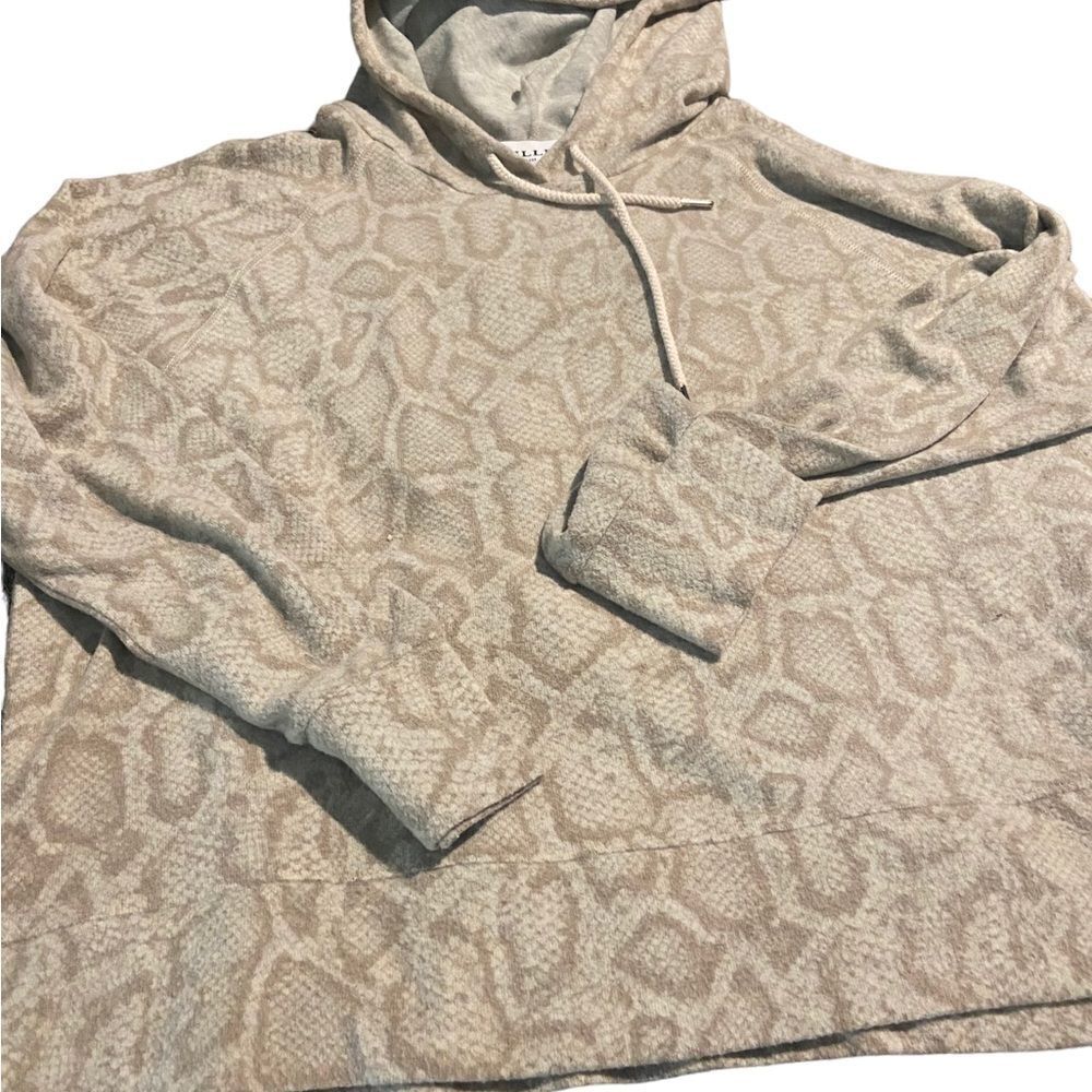 Gilli size large super soft snakeskin print hoodie excellent condition